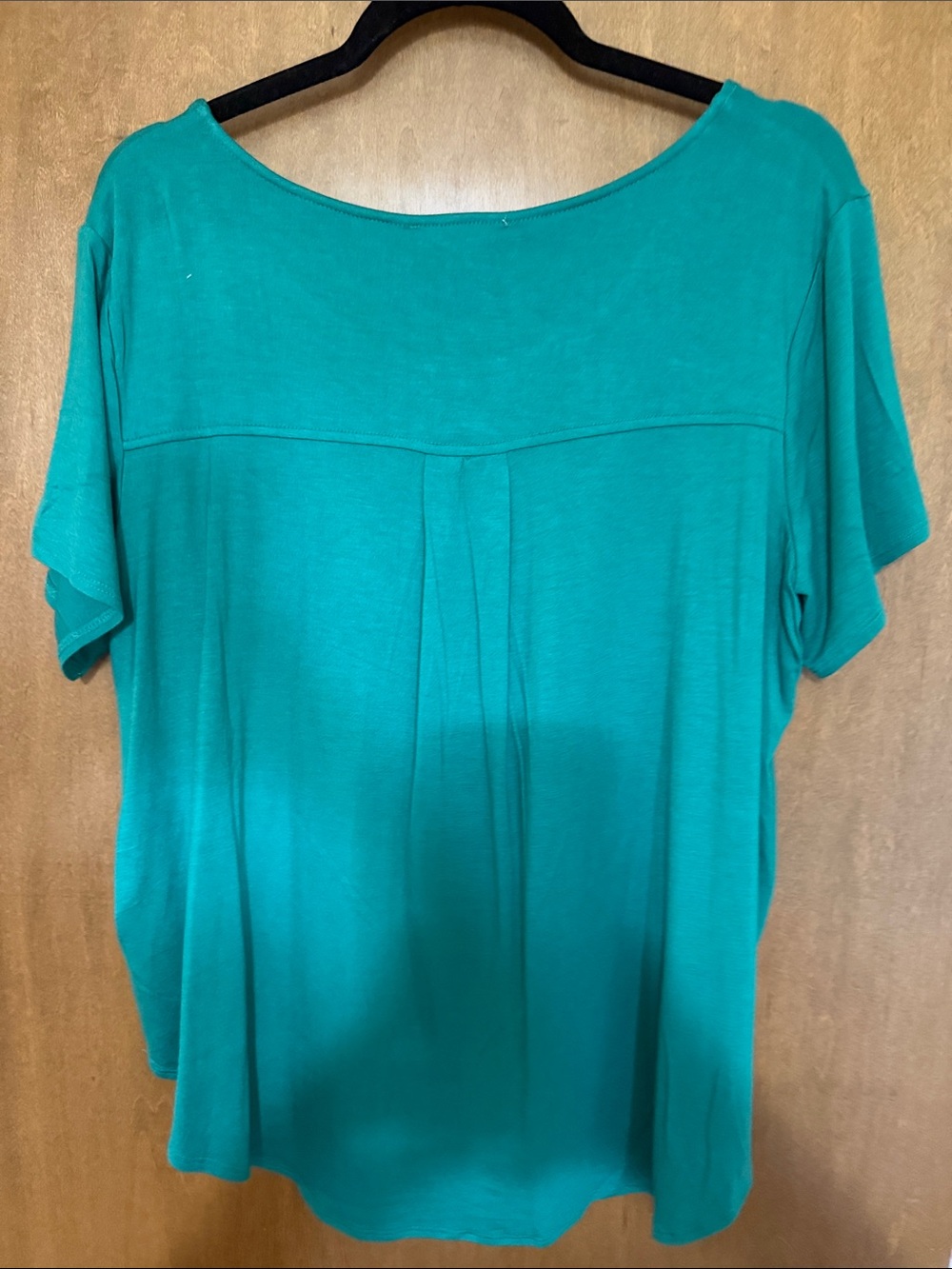 NWT Women's Green Relaxed Short Sleeve Top - Picture 3 of 4